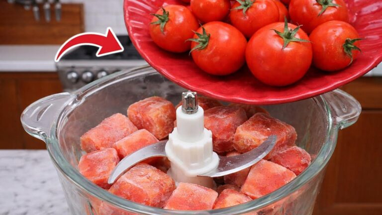 This simple trick keeps tomatoes fresh all year long… you’ll love the results!