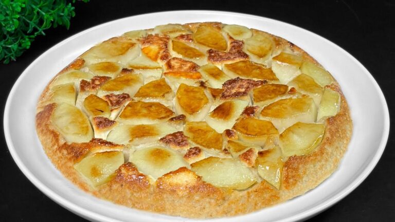 This simple morning routine transforms oats and apples into a guilt-free dessert…