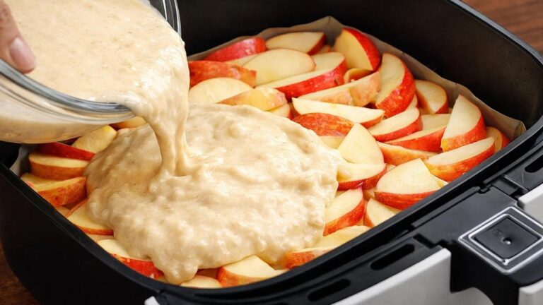 This simple trick transforms apples into the juiciest pie in just five minutes…