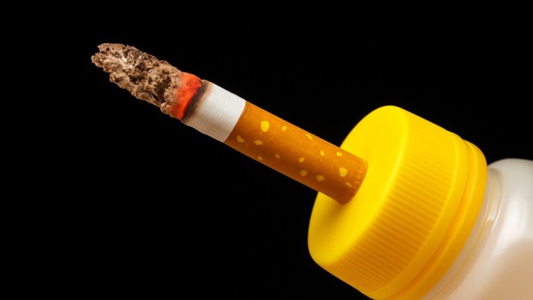 Transform 1 Plastic Bottle and 5 Cigarettes into a Genius Life Hack!