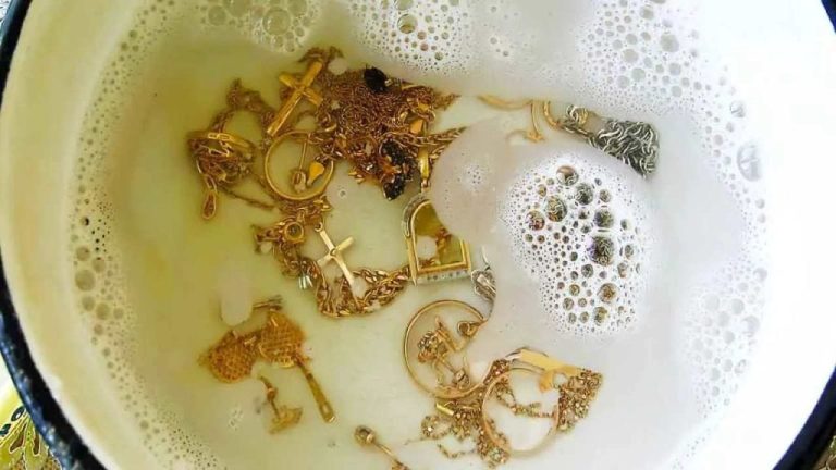 Old Gold: The Jeweler’s Method to Clean and Shine Instantly
