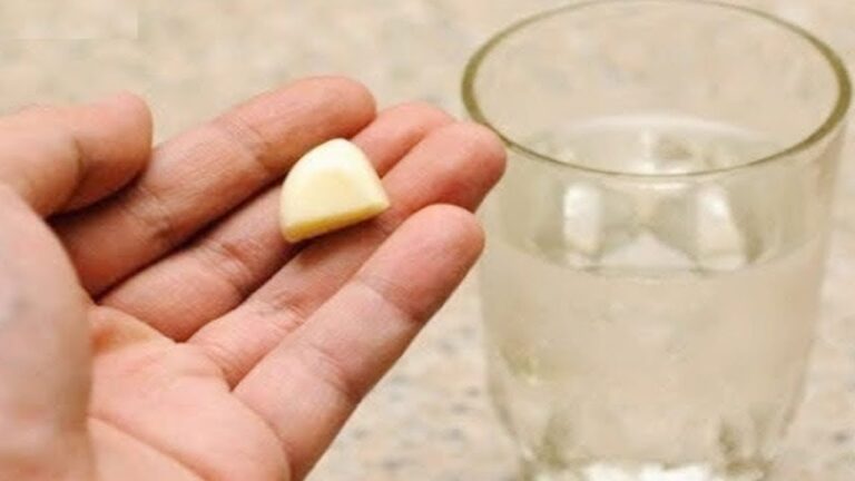 7 Amazing Benefits of Drinking Garlic Water Daily for Your Health!