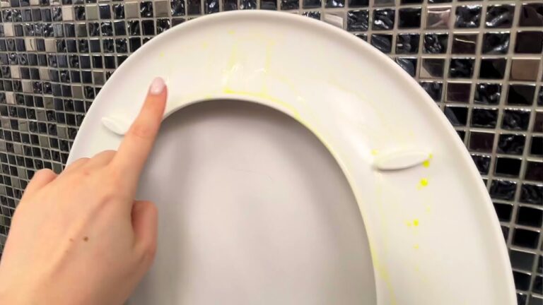 7 Genius Tips to Remove Yellow Stains from Your Toilet Seat Instantly!